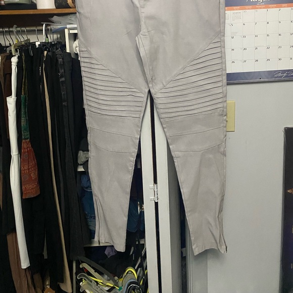 Pants - Picture 2 of 6